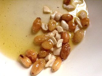 fried cashew nuts and raisins