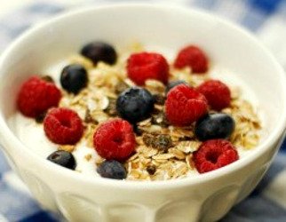 Oats porridge with berries