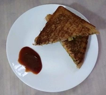 veg sandwich-white plate-450x404